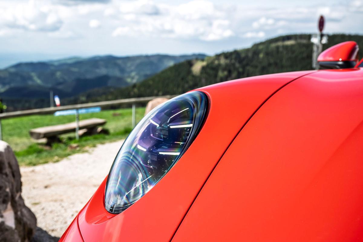 Porsche 911 headlights