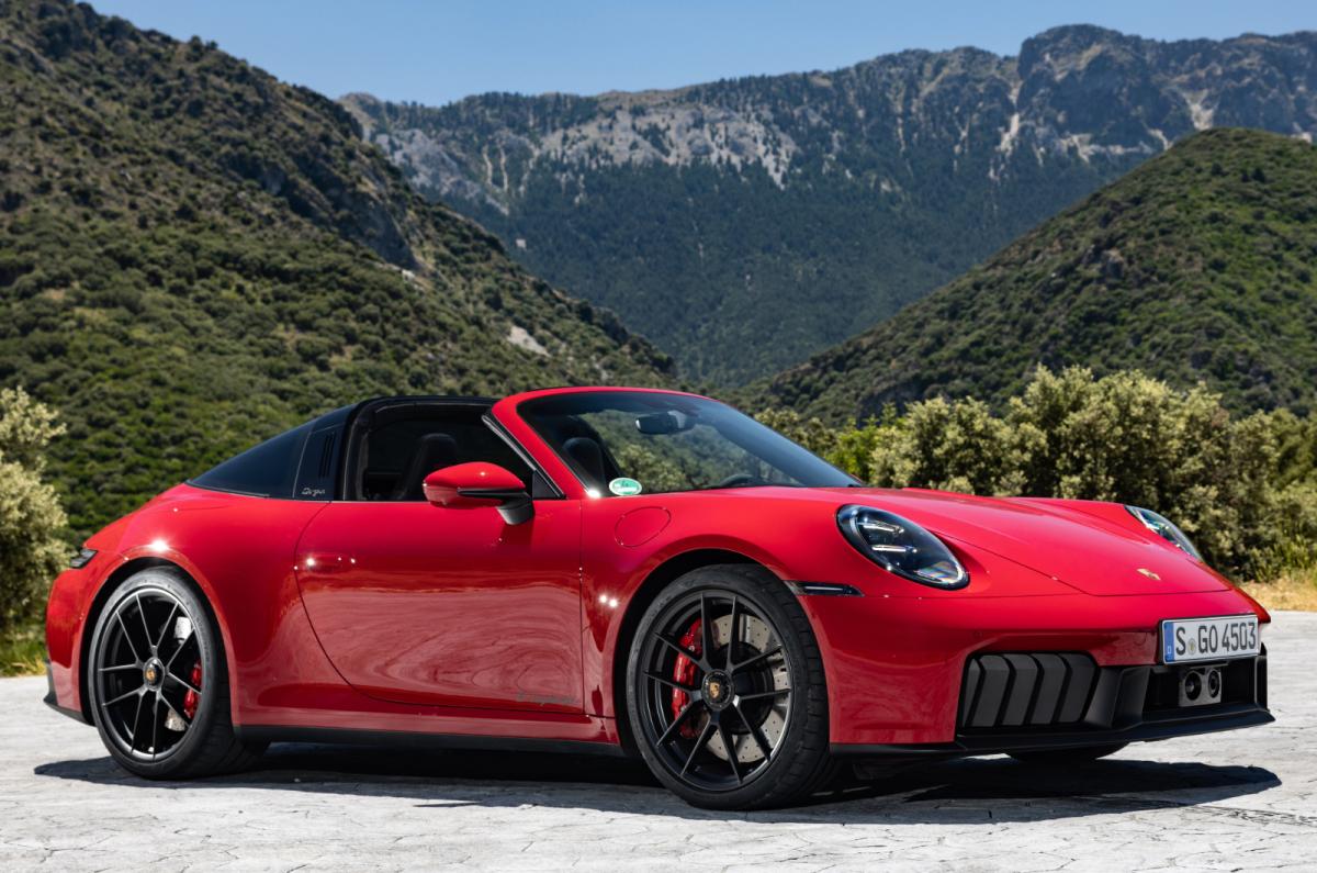 Porsche 911 Targa front quarter