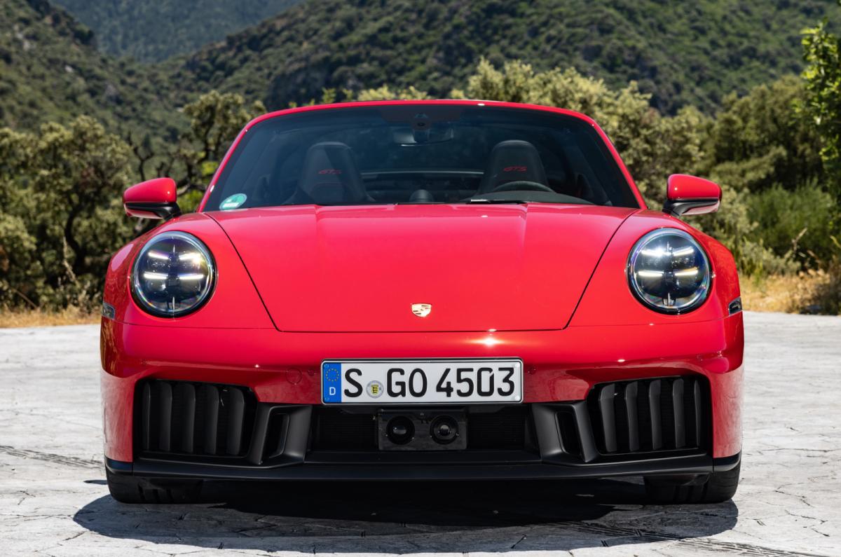 Porsche 911 Targa front