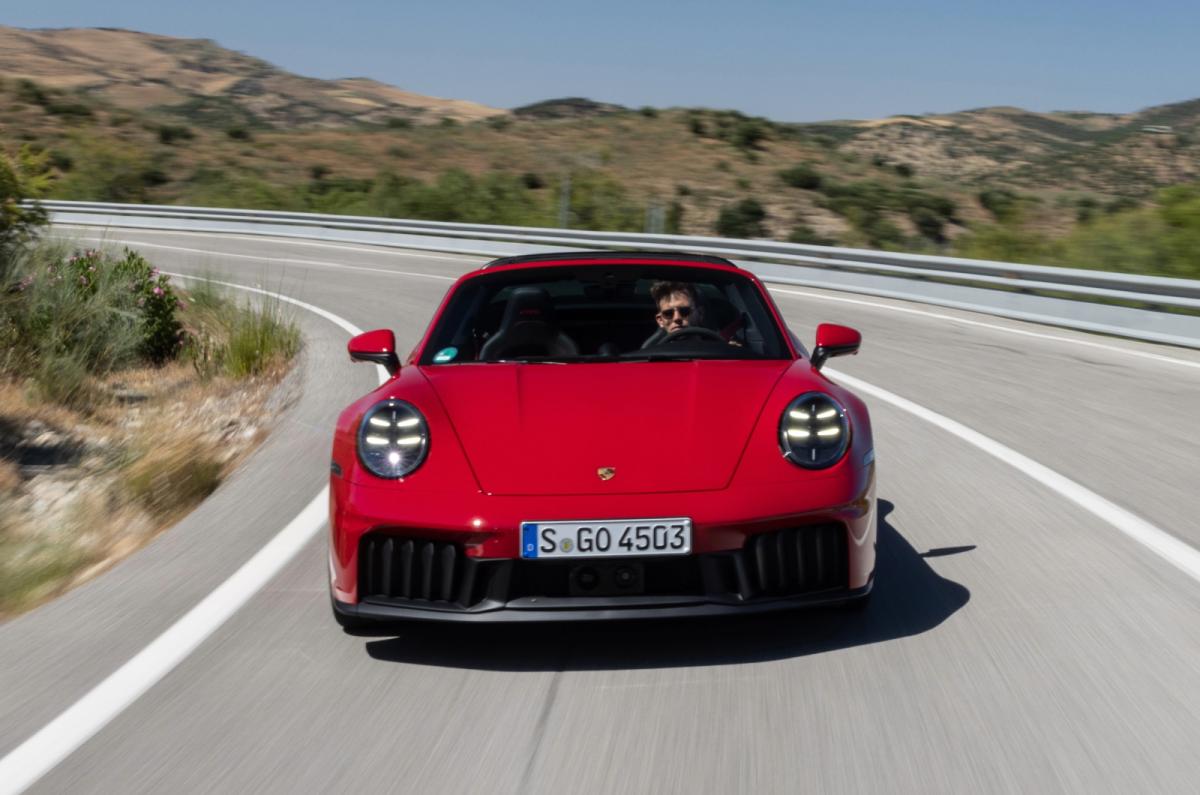 Porsche 911 Targa driving front