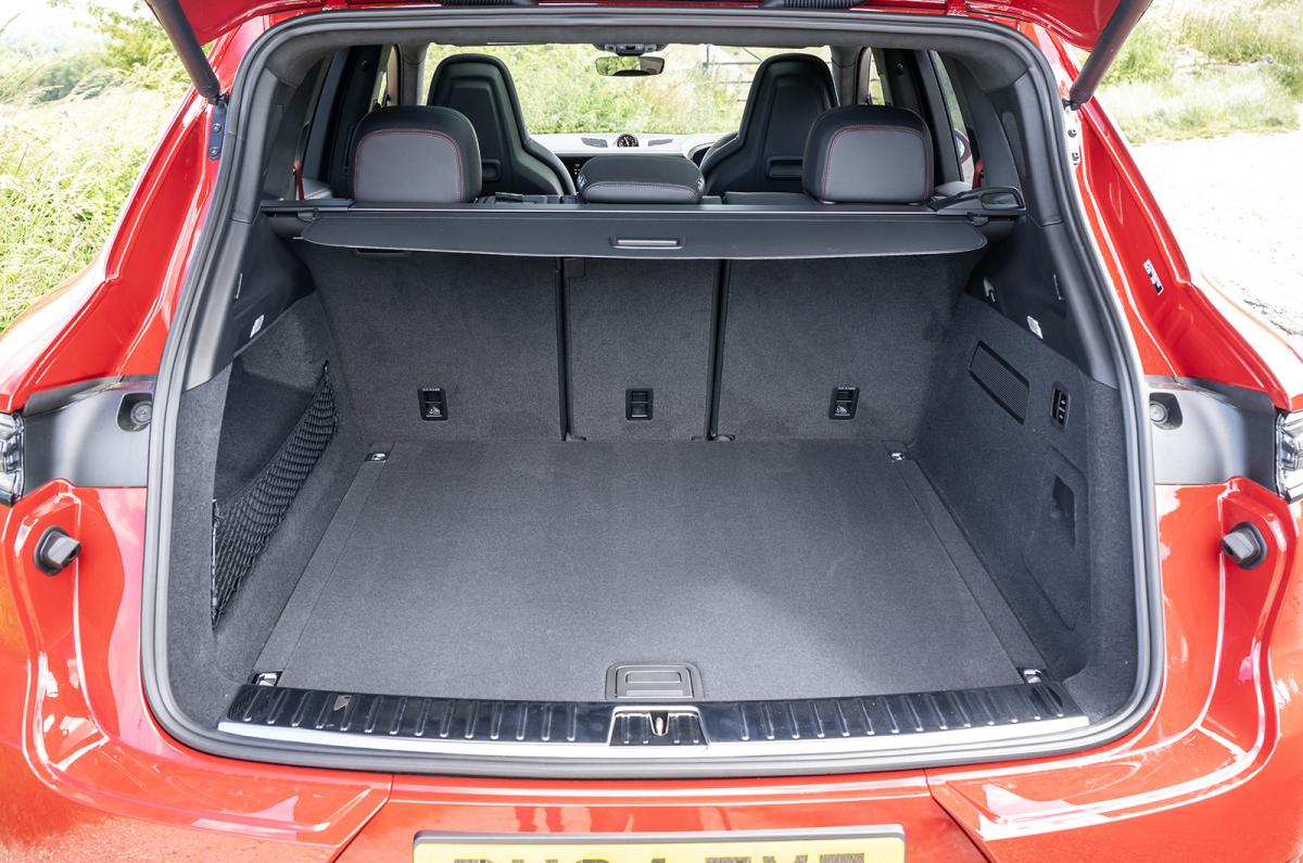 Porsche Cayenne boot