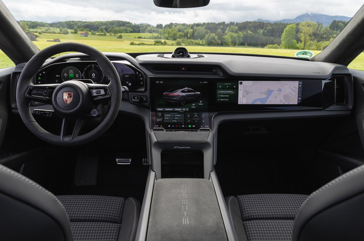 Porsche Cayenne Coupé Electric dashboard