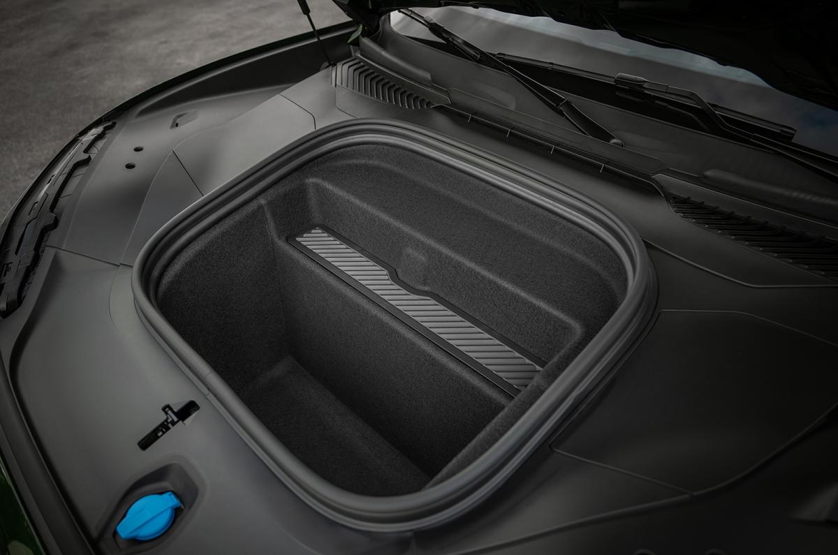 Porsche Cayenne Coupé Electric front boot
