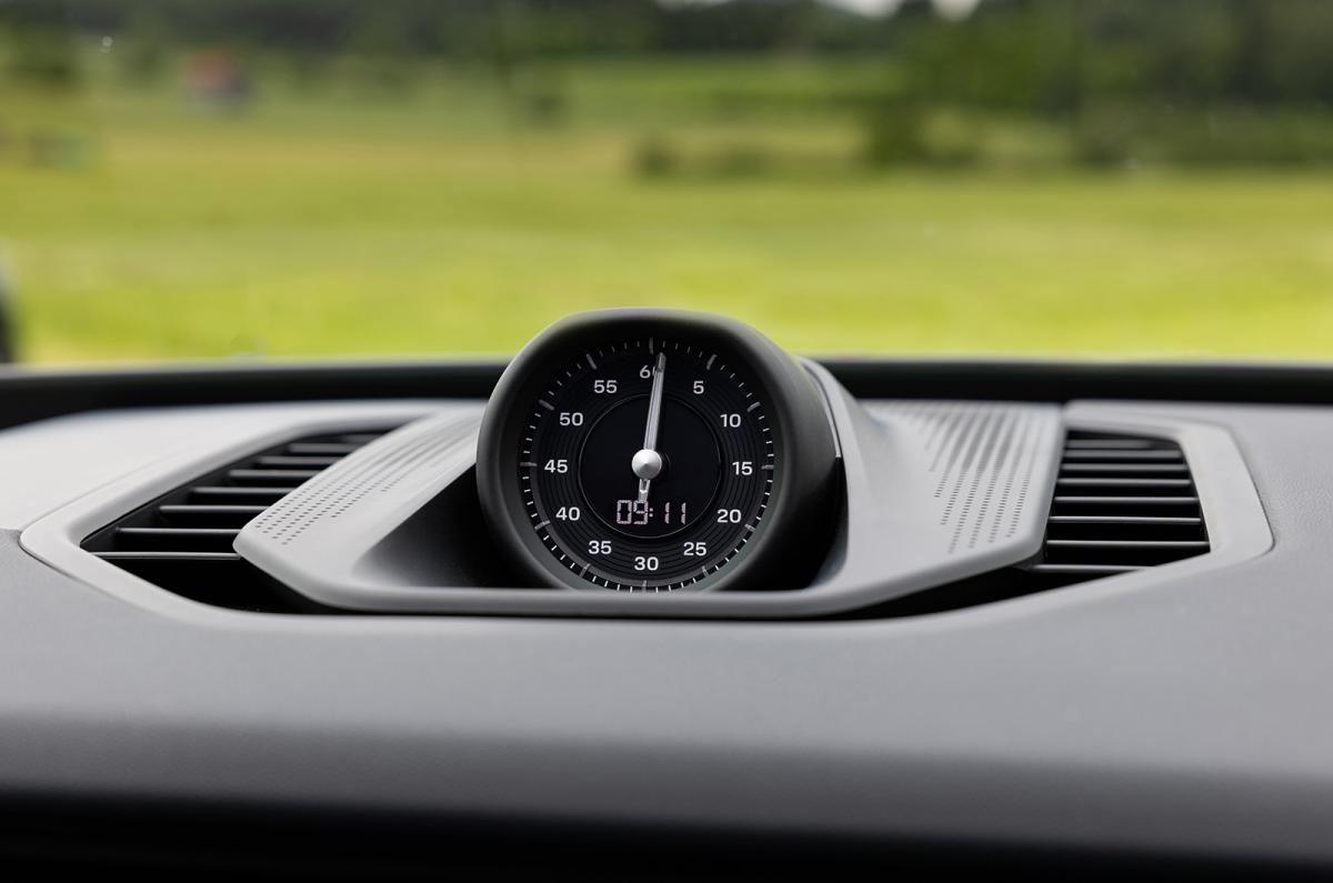 Porsche Cayenne Coupé Electric interior detail