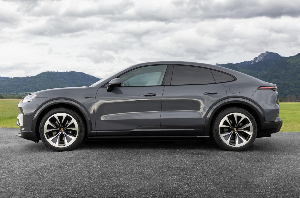 Porsche Cayenne Coupé Electric static side