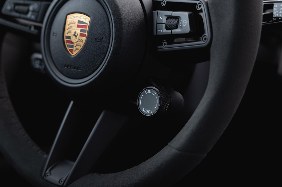 Porsche Cayenne Coupé Electric steering wheel detail