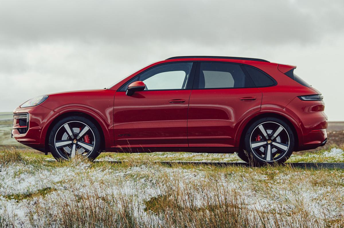 Porsche Cayenne static side