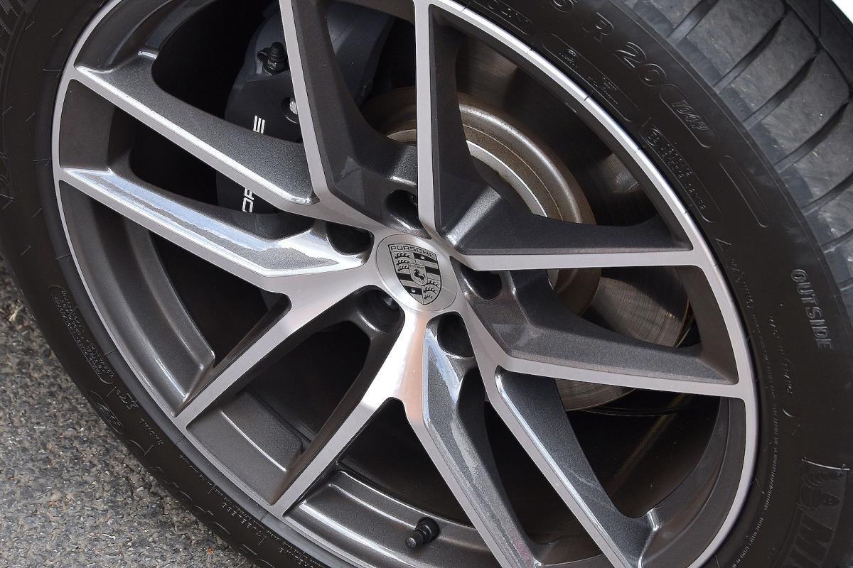 Porsche Macan alloy wheel detail