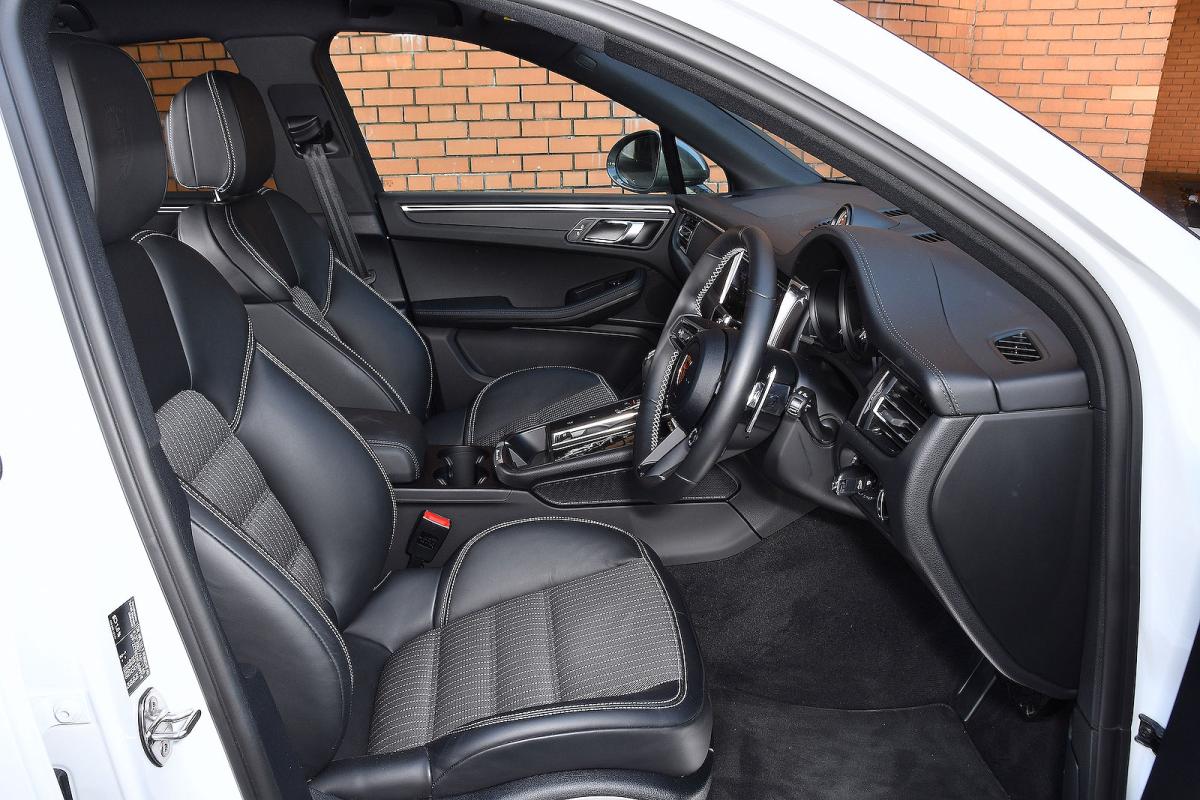 Porsche Macan interior front seats