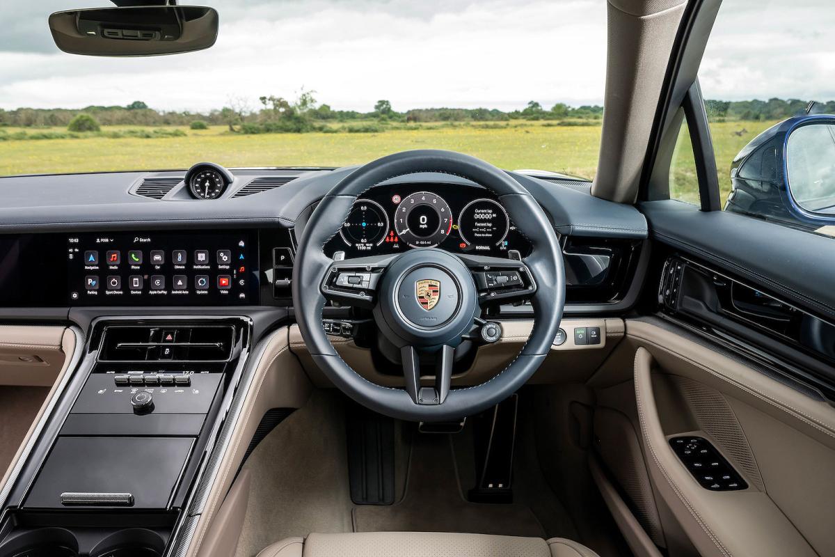 Porsche Panamera dashboard