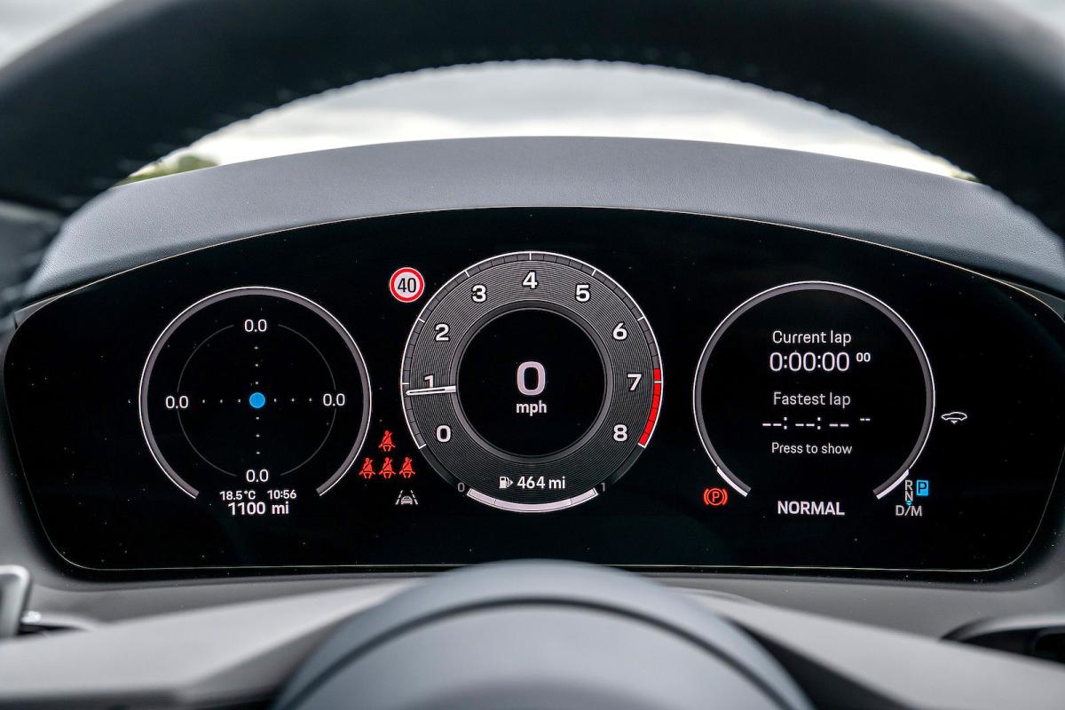 Porsche Panamera driver display