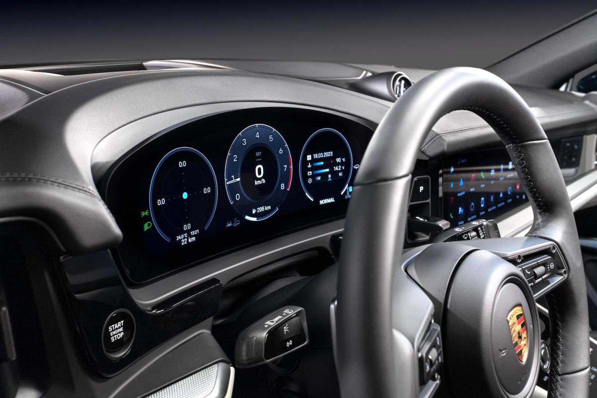 Porsche Cayenne interior driver display