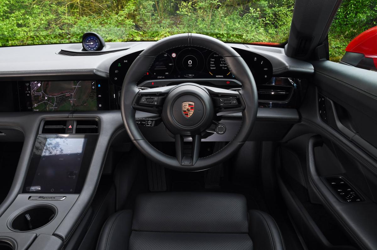 Porsche Taycan 2021 dashboard