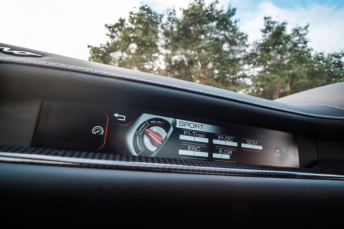 Ferrari Portofino 2019 infotainment
