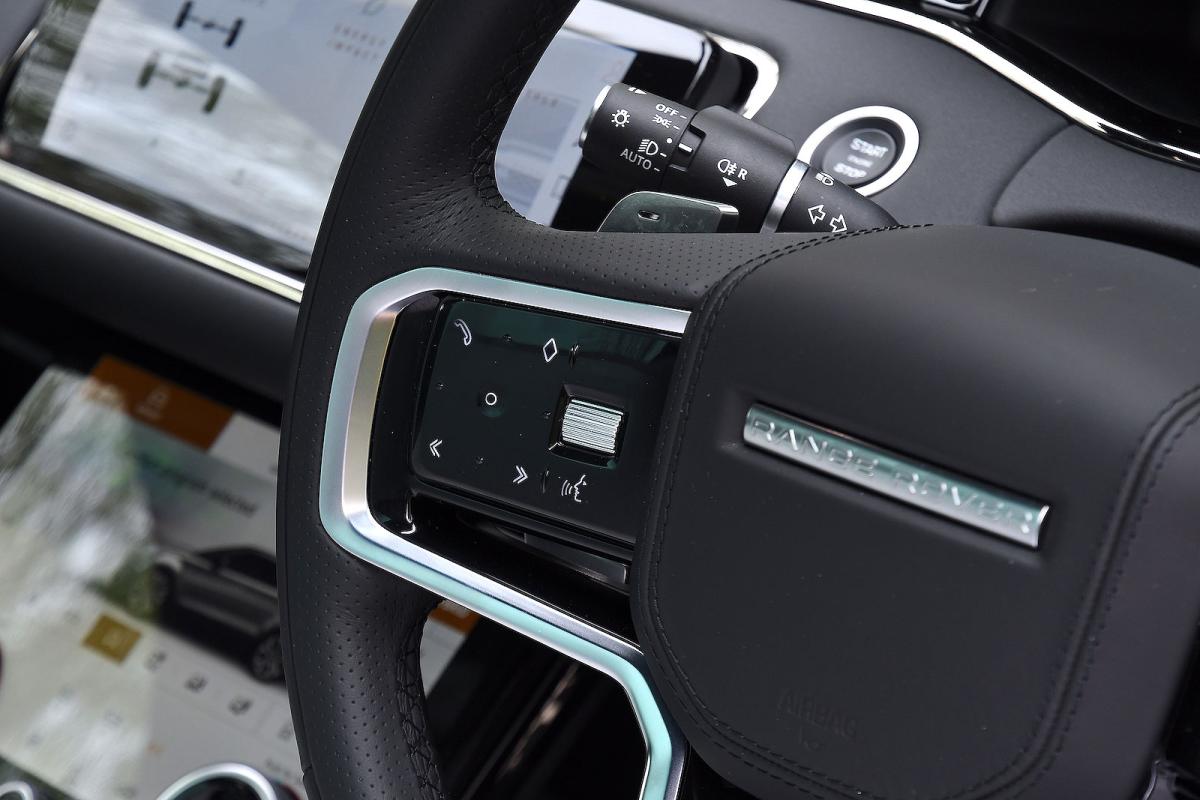 Range Rover Evoque steering wheel detail