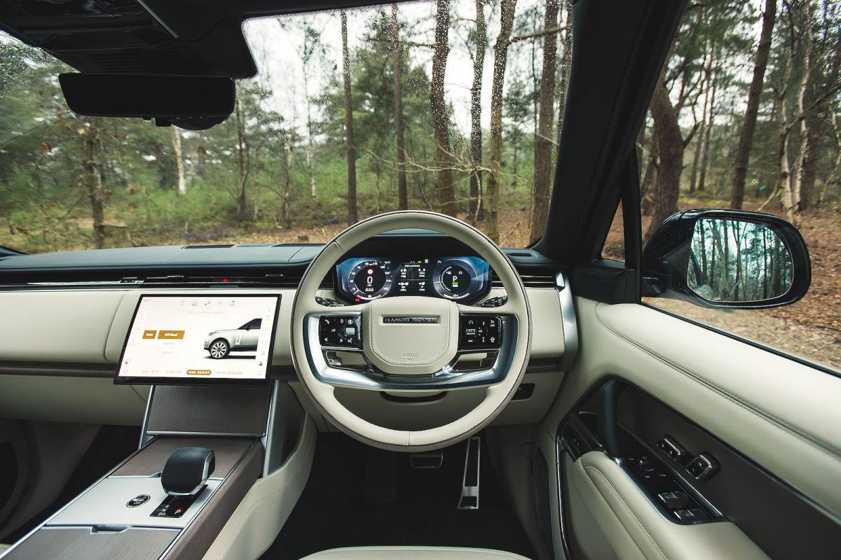 Range Rover dashboard
