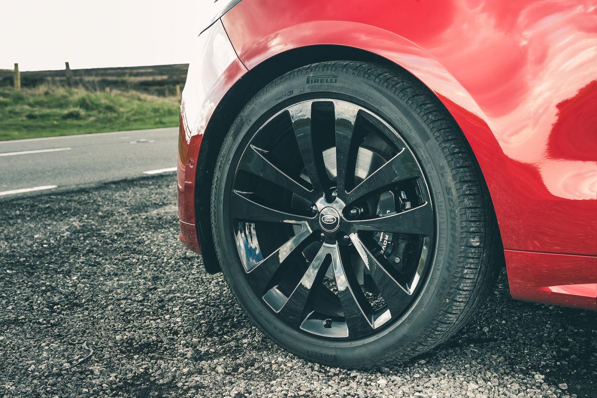 Range Rover Sport alloy wheel