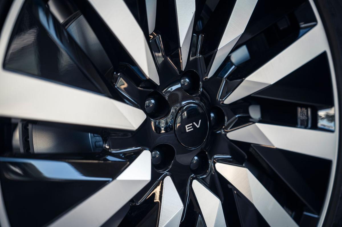 Range Rover Sport Electric alloys
