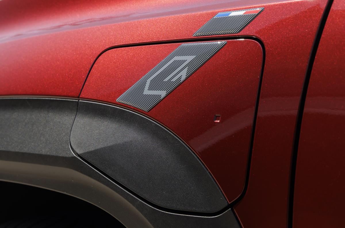 Renault 4 charge port detail