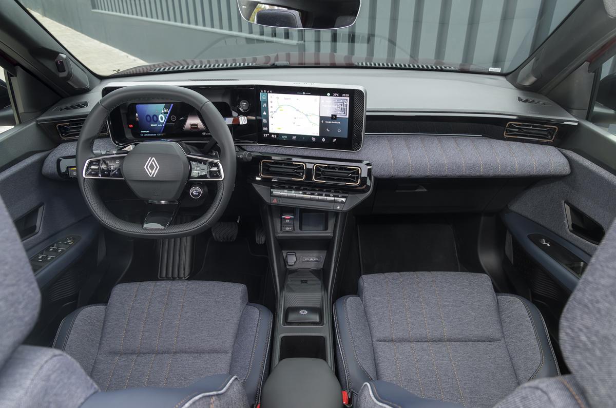 Renault 4 interior