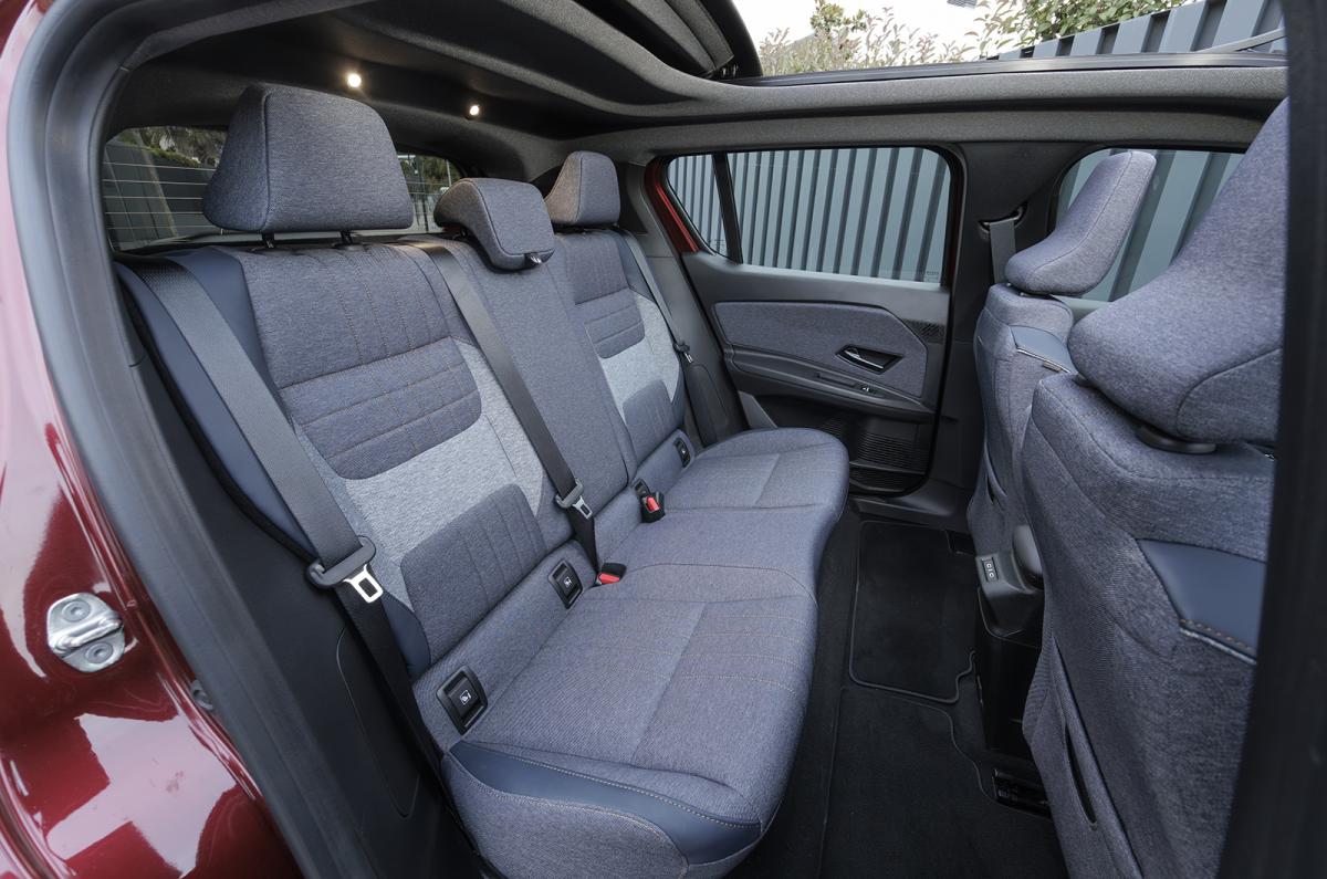 Renault 4 rear seats