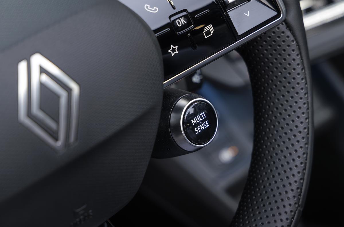 Renault 4 steering wheel detail