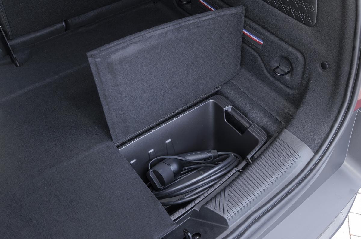 Renault 4 storage compartment detail