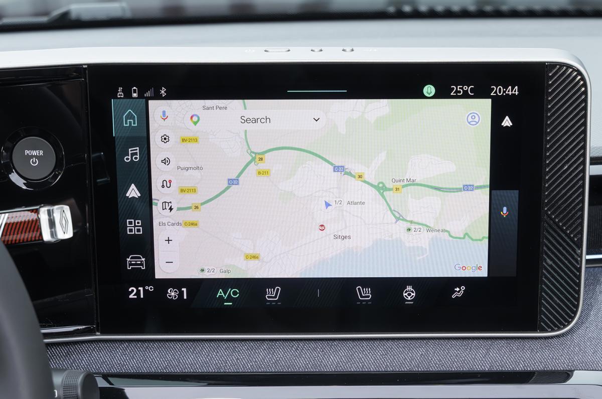 Renault 4 touchscreen
