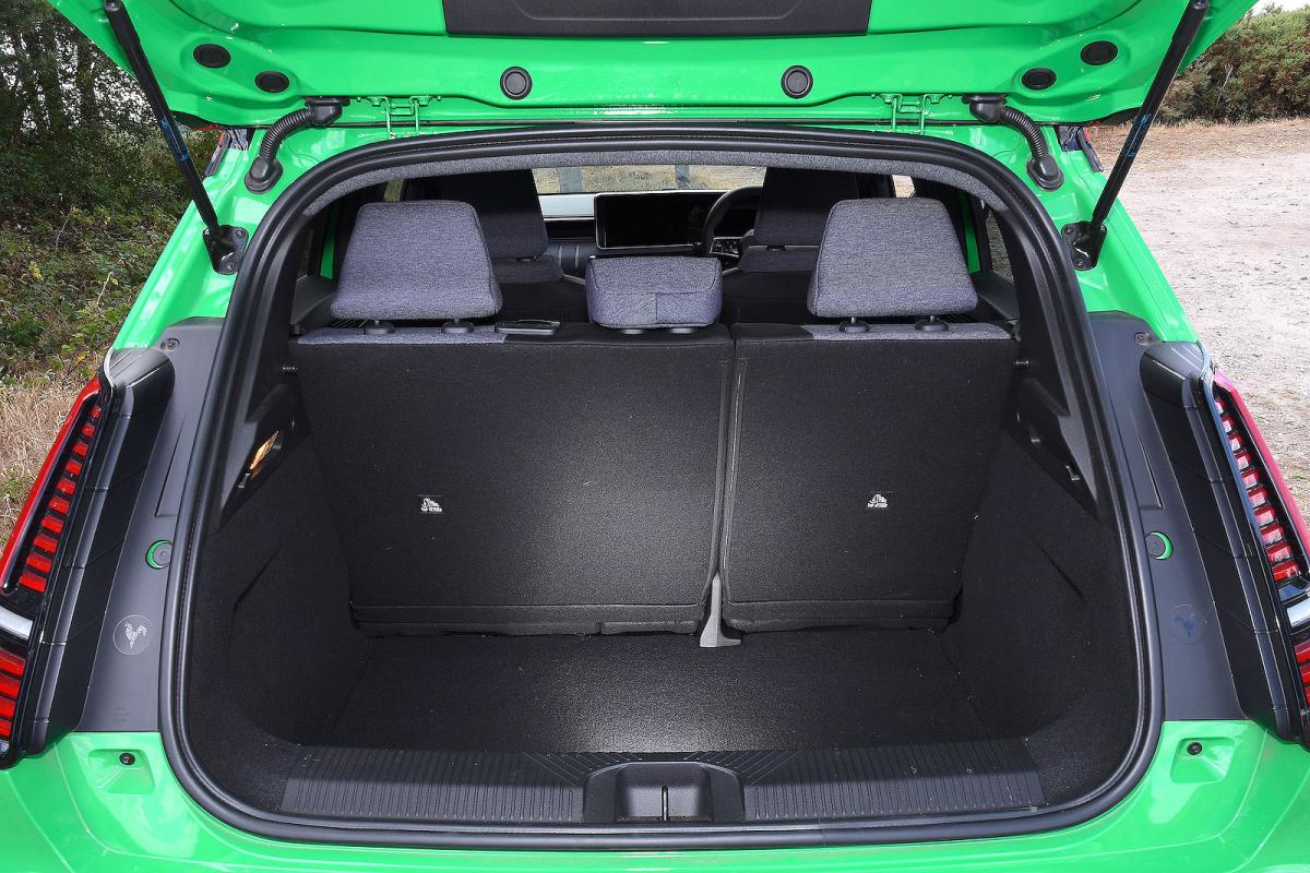 Renault 5 boot