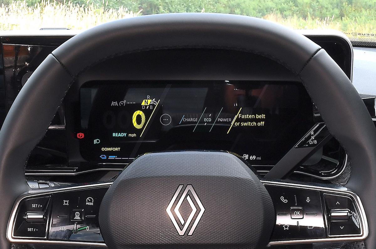 Renault 5 driver display