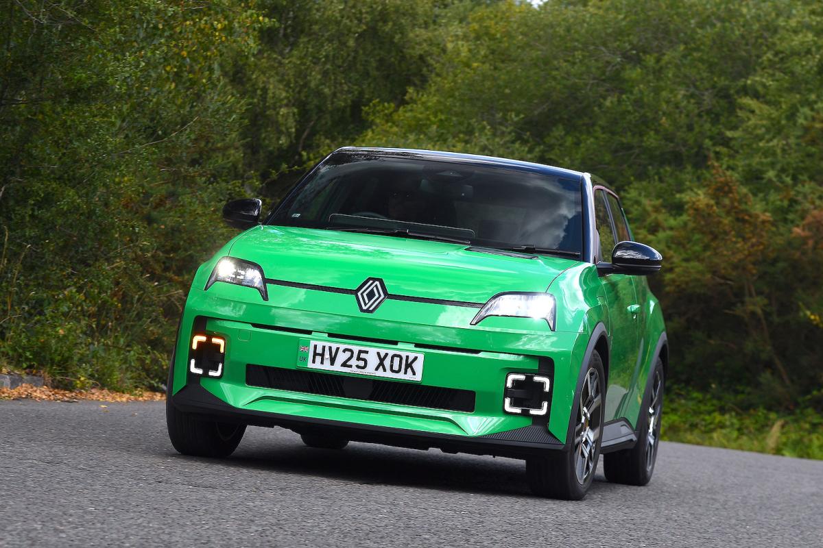 Renault 5 front driving