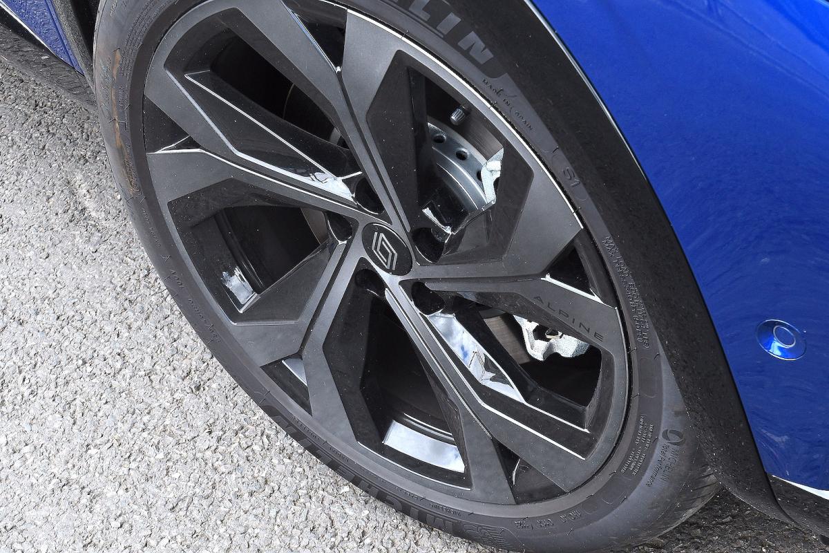 Renault Austral alloy wheel