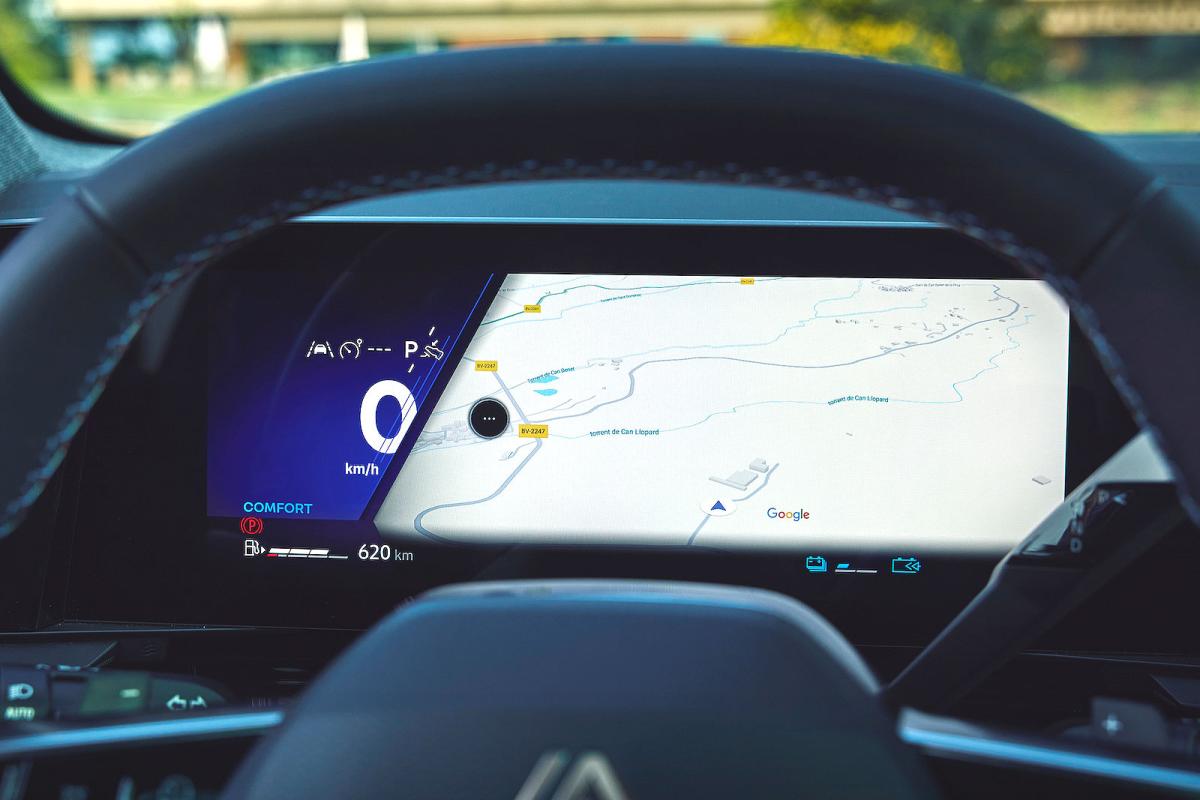 Renault Austral driver display
