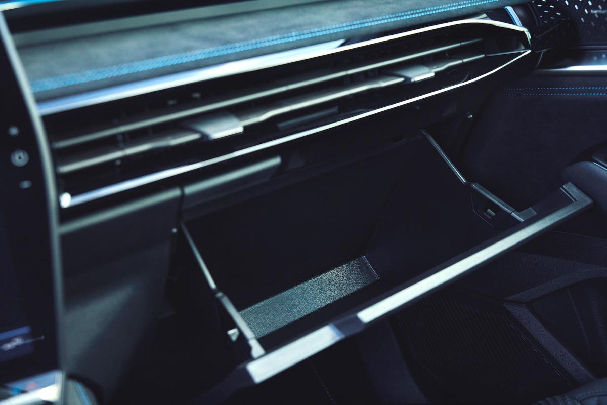 Renault Austral glovebox