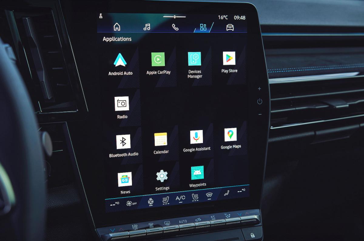 Renault Austral infotainment touchscreen