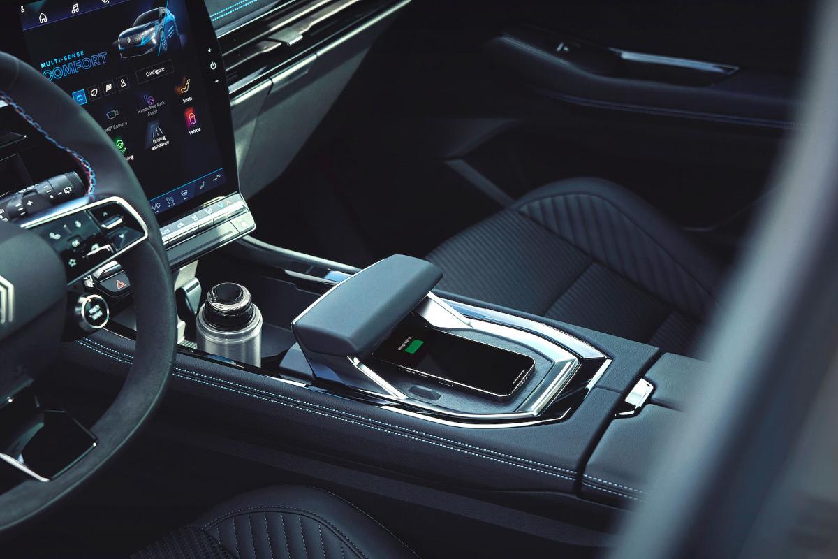 Renault Austral interior controls