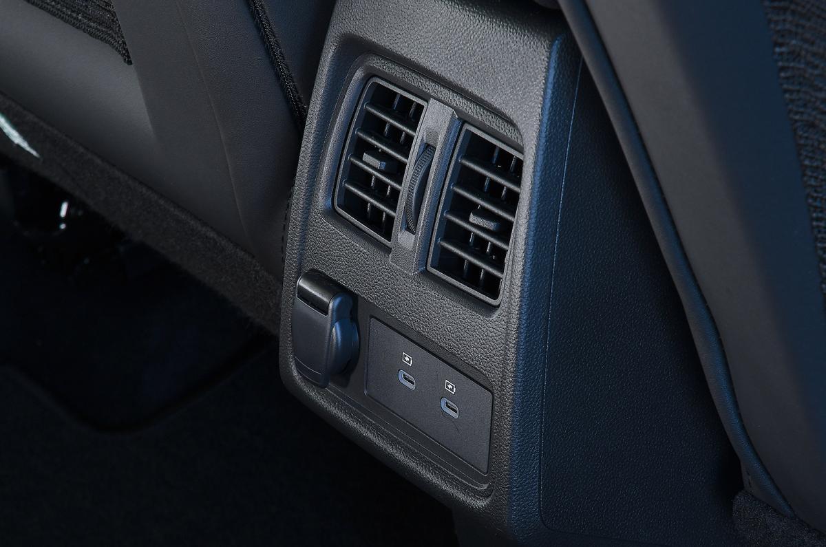 Renault Captur air vent detail