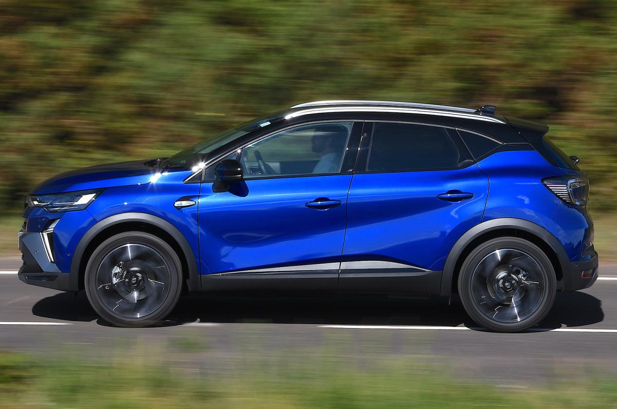 Renault Captur driving side
