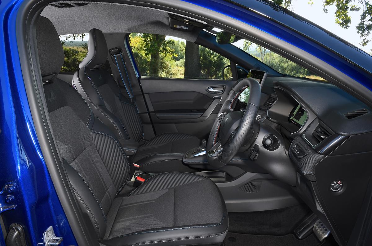 Renault Captur front seats