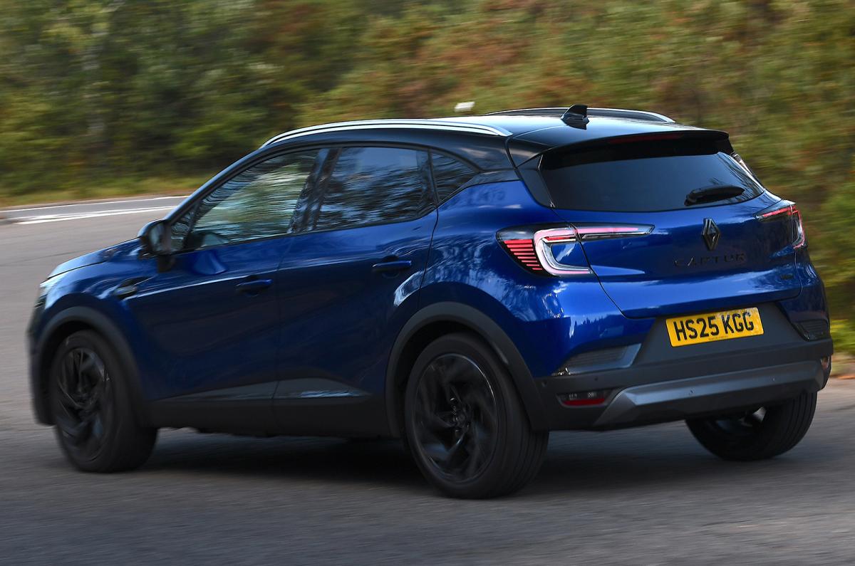 Renault Captur rear cornering