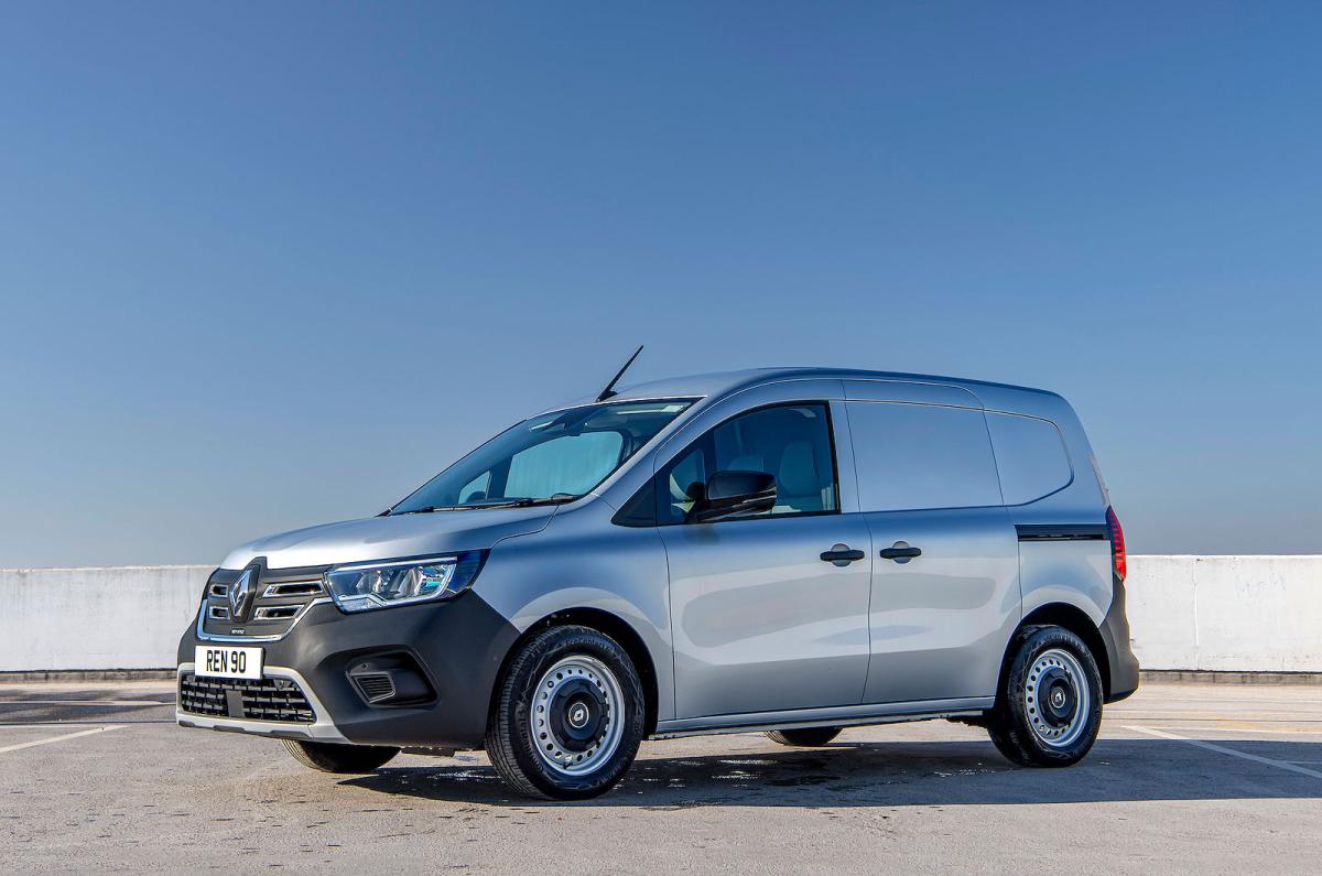 Renault Kangoo E-Tech front left tracking