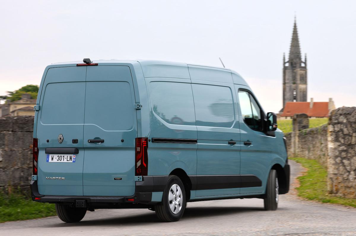 Renault Master rear cornering