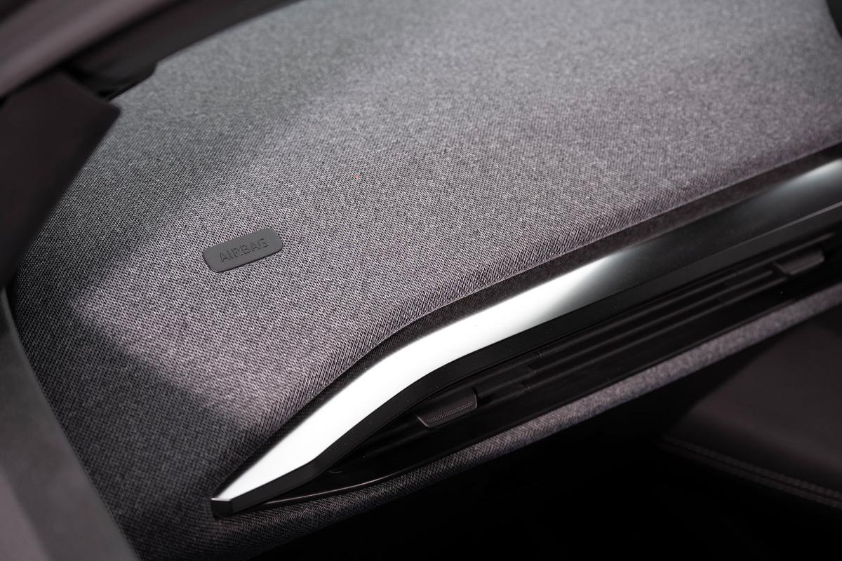 Renault Megane E-Tech dashboard detail