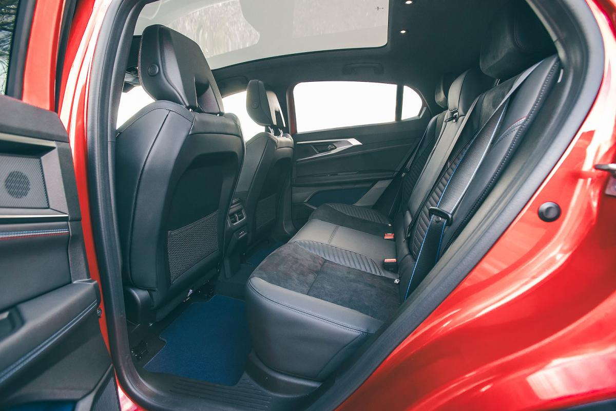 Renault Rafale back seats