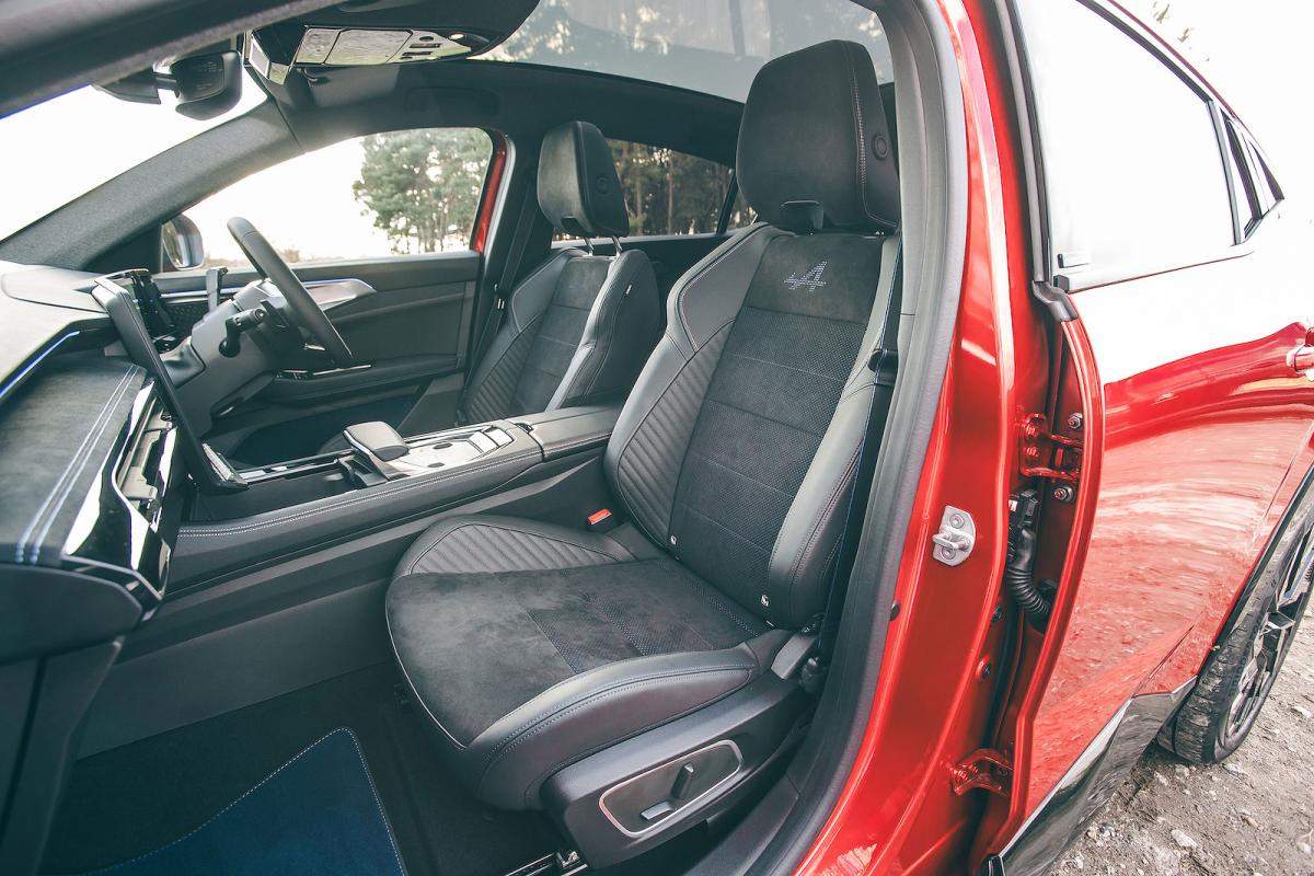 Renault Rafale front seats