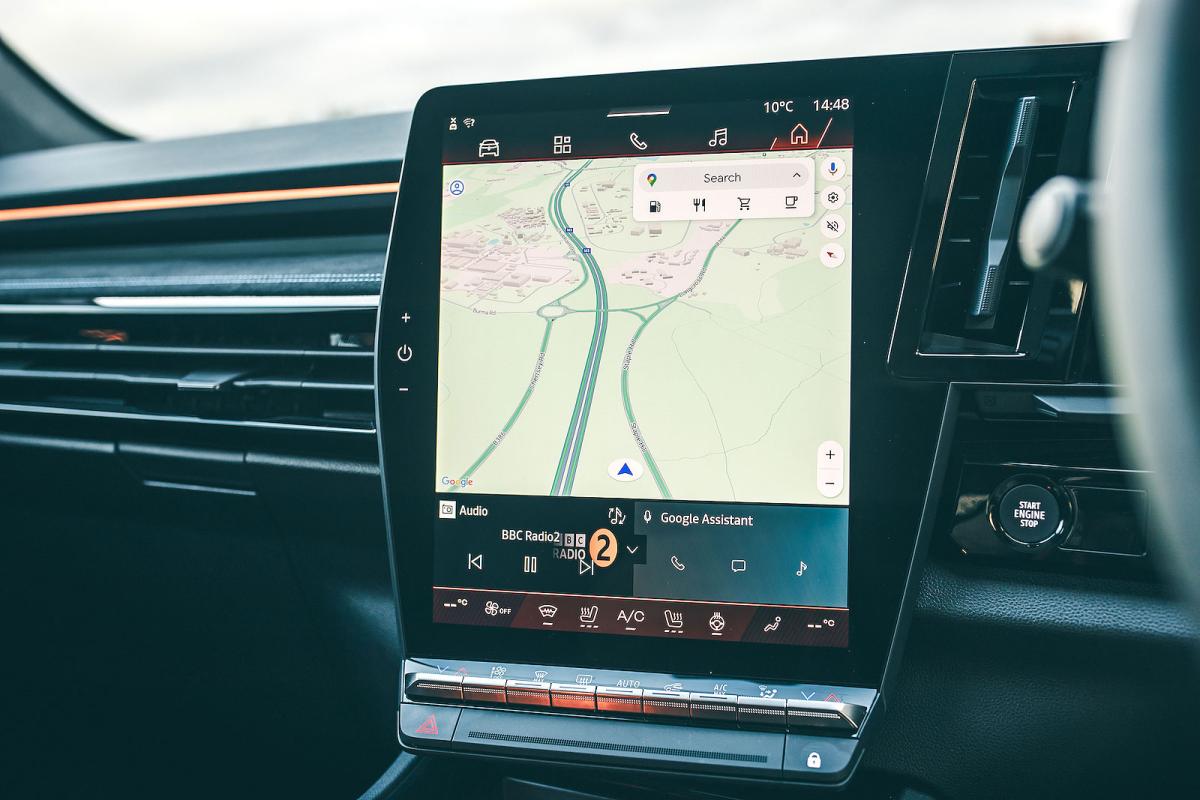 Renault Rafale infotainment touchscreen