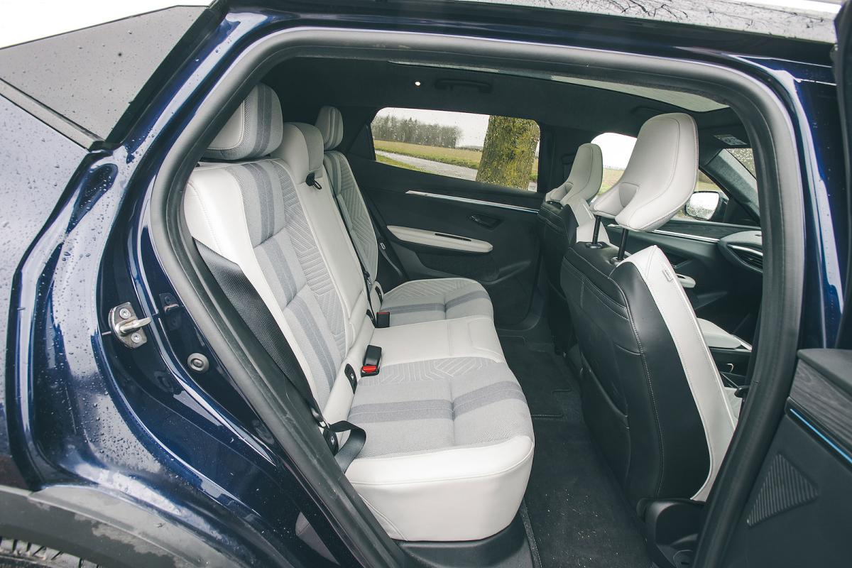 Renault Scenic E-Tech back seats