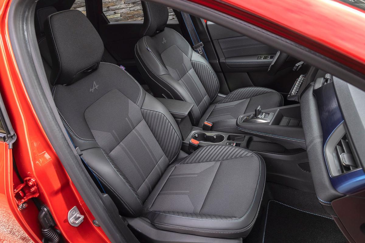 Renault Symbioz front seats