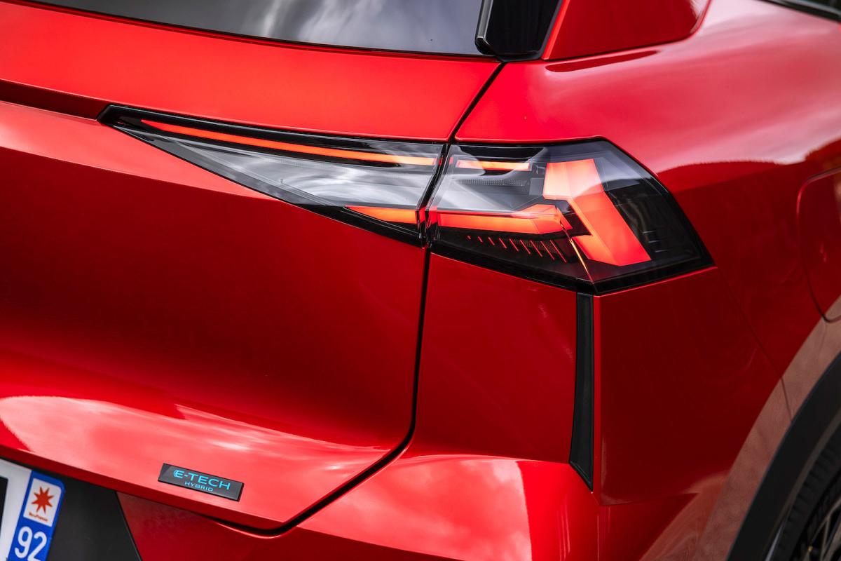Renault Symbioz rear lights