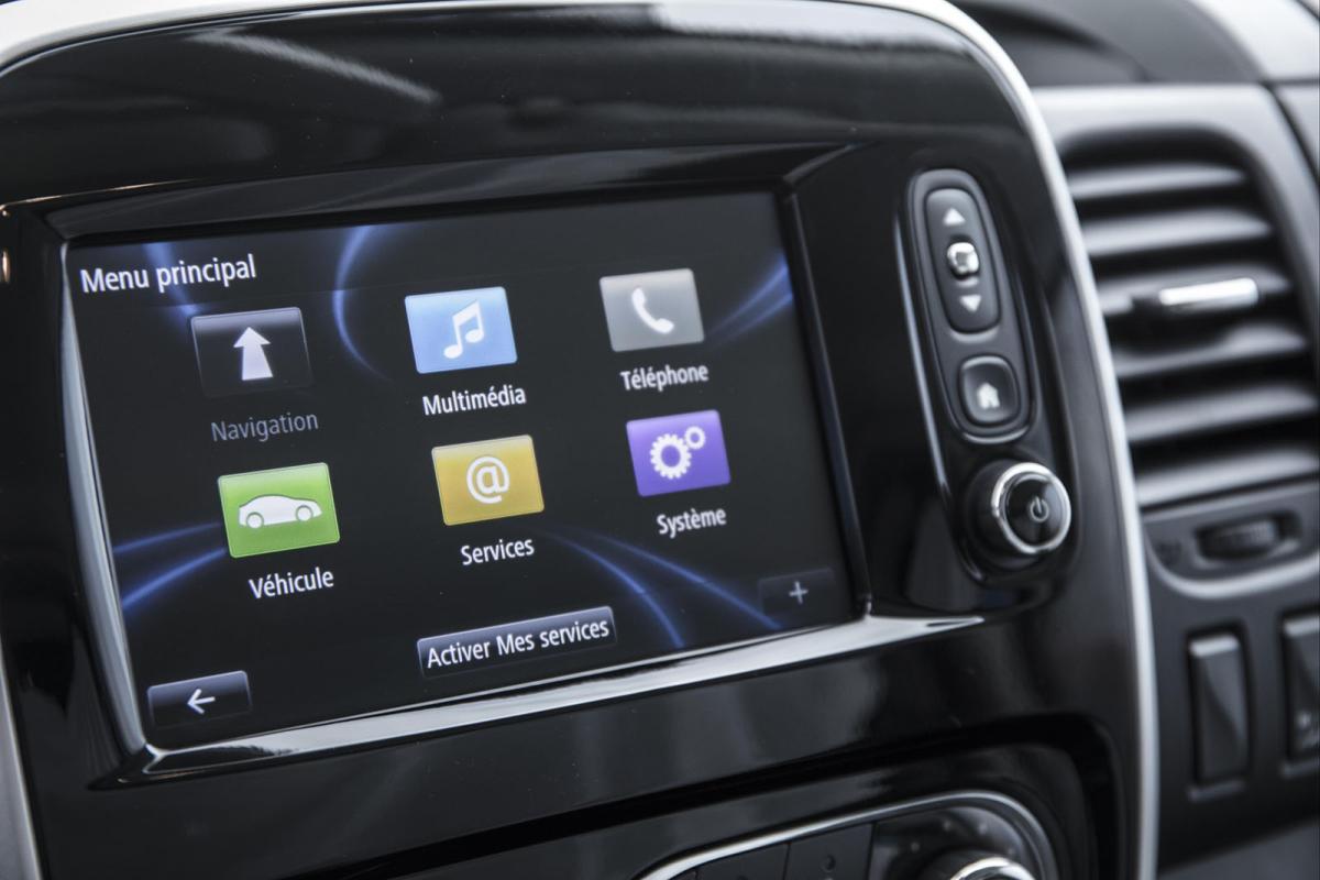 Renault Trafic infotainment system